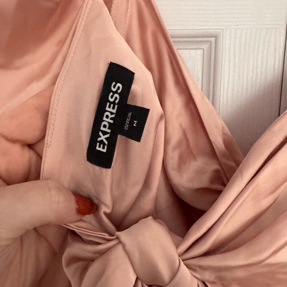 Express Satin Twist Front Light Pink / Blush size M - Picture 7 of 7